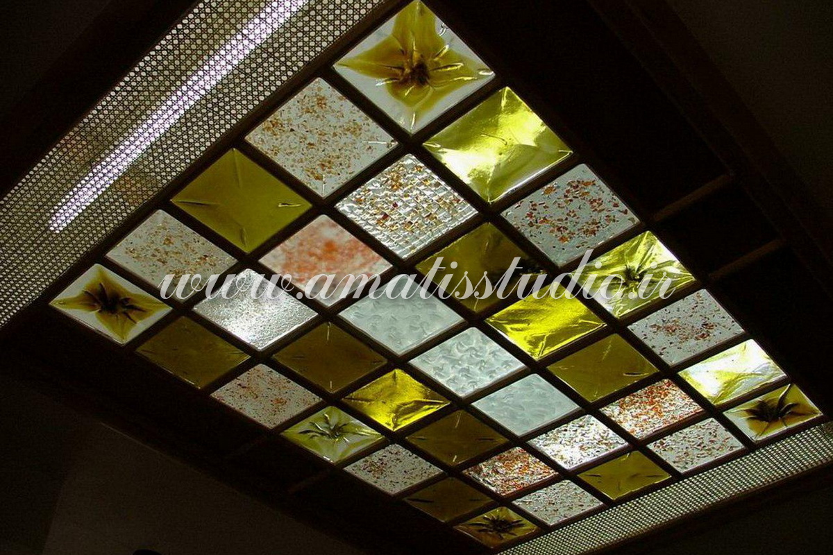 سقف شیشه ای تزئینی